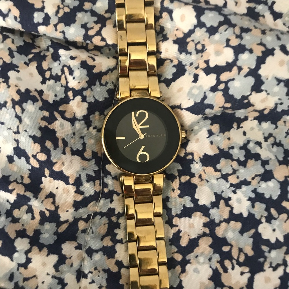 Watch - Picture 2 of 3